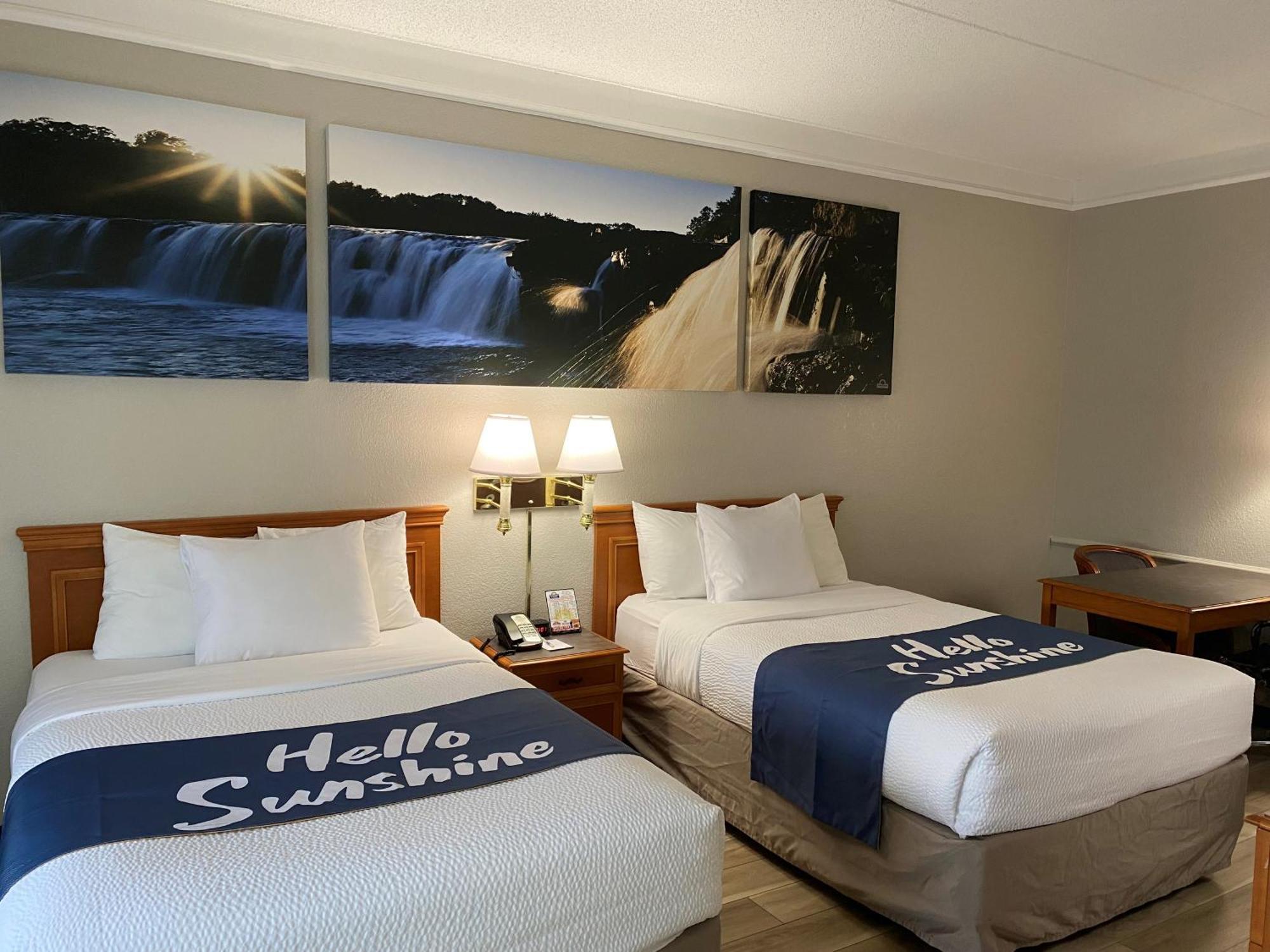 Days Inn & Suites By Wyndham Arlington Heights Eksteriør bilde